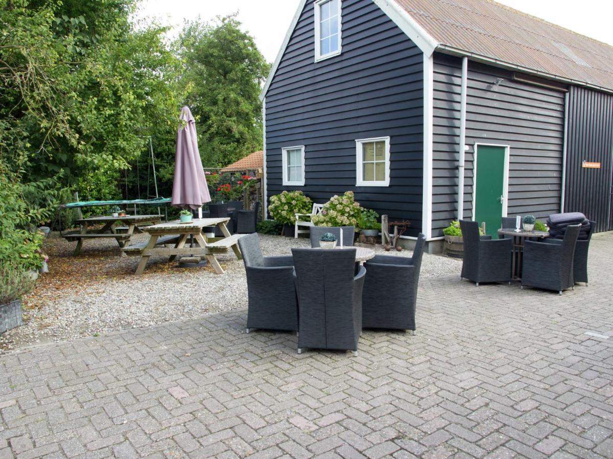 Charming Holiday Home Near Beach In Meliskerke Esterno foto