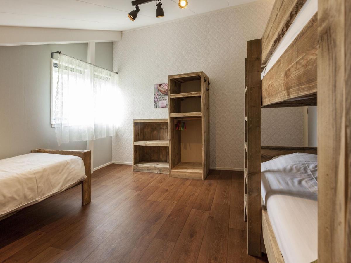 Charming Holiday Home Near Beach In Meliskerke Esterno foto