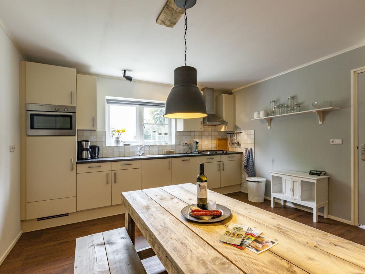 Charming Holiday Home Near Beach In Meliskerke Esterno foto